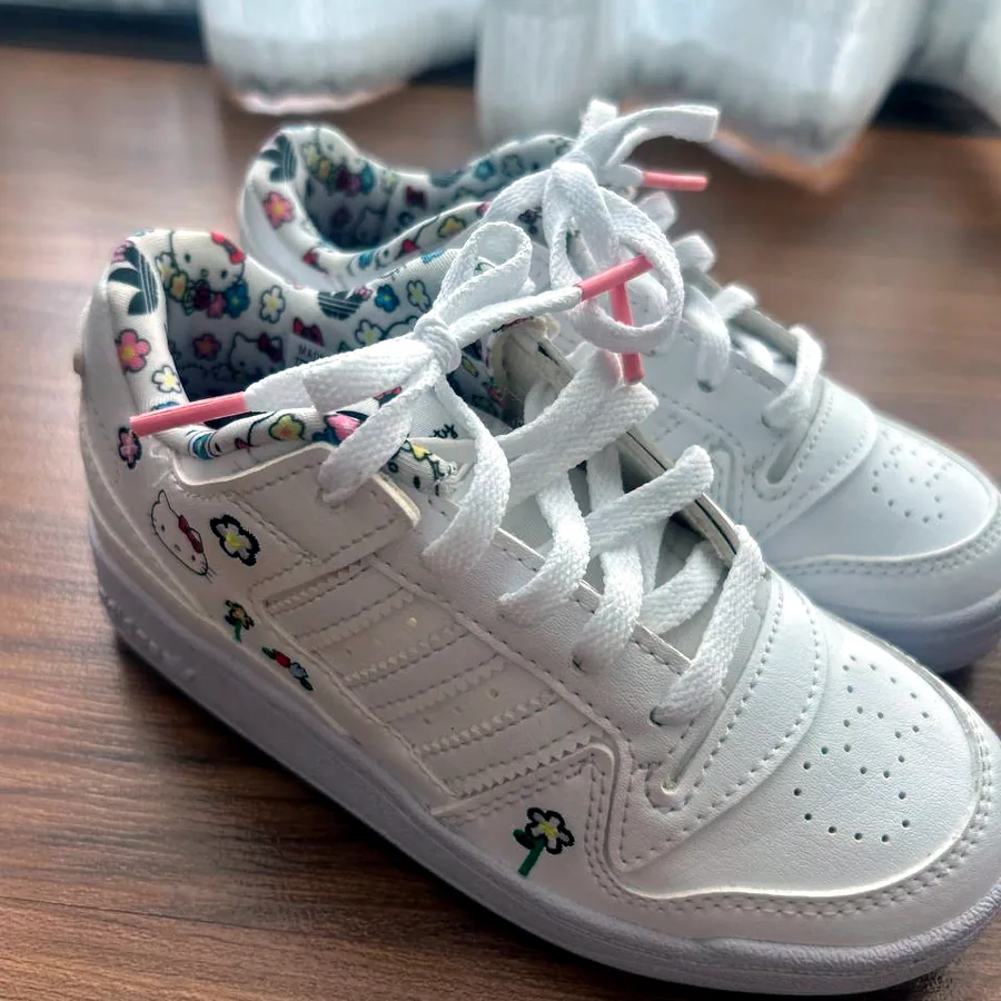 Детские кроссовки Adidas, размер US 11K