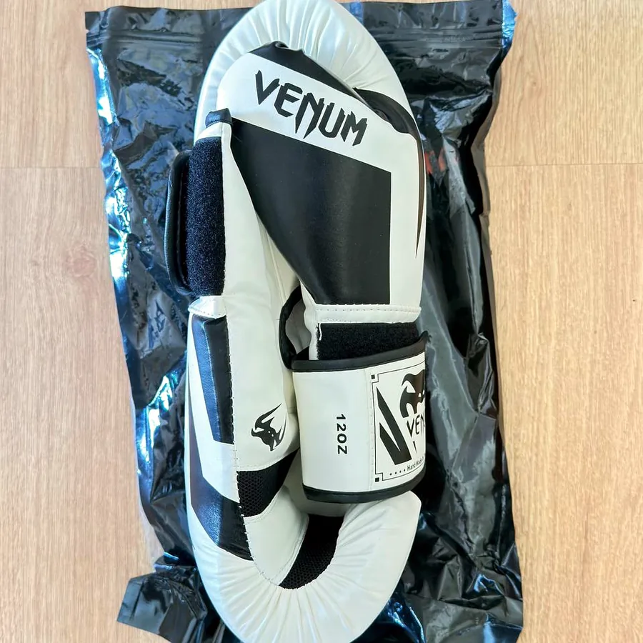 Перчатки Venum 12 OZ, новые оригинал