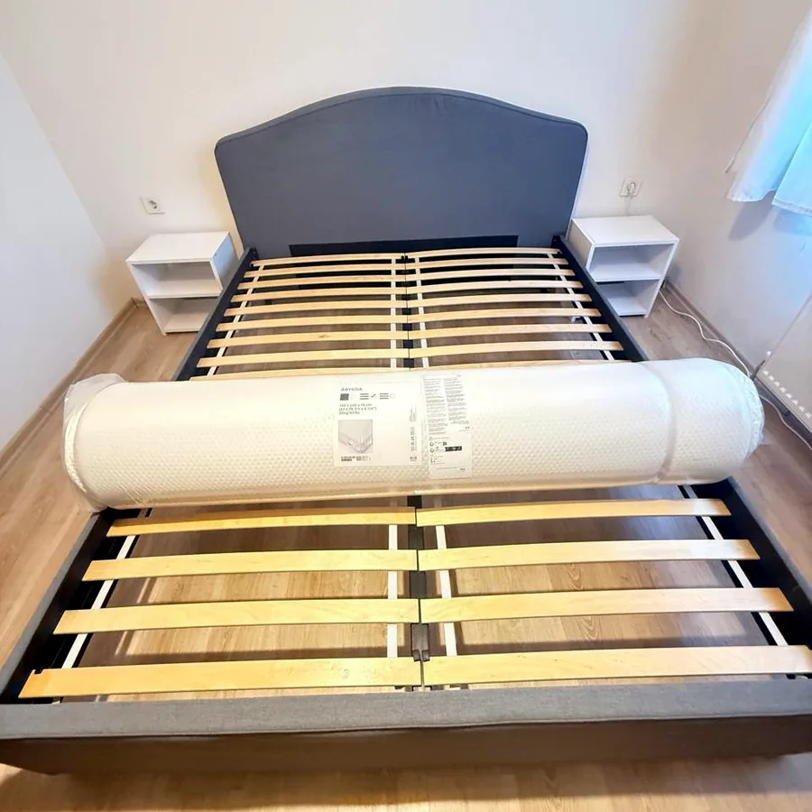Кровать IKEA 160x200, тумбы и матрас