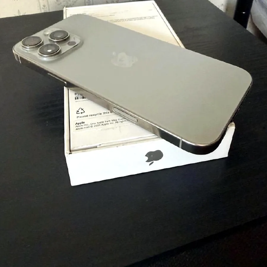 iPhone 16 Pro Max 1TB Natural Titanium