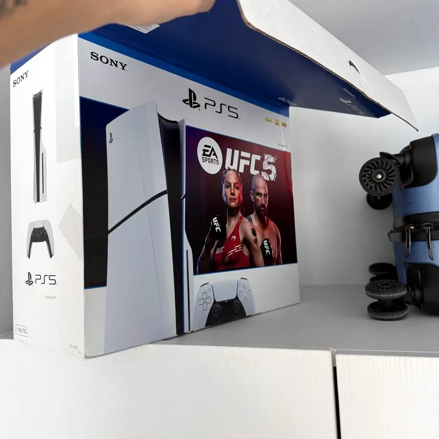 PlayStation 5, 1 TB, с джойстиком и игрой