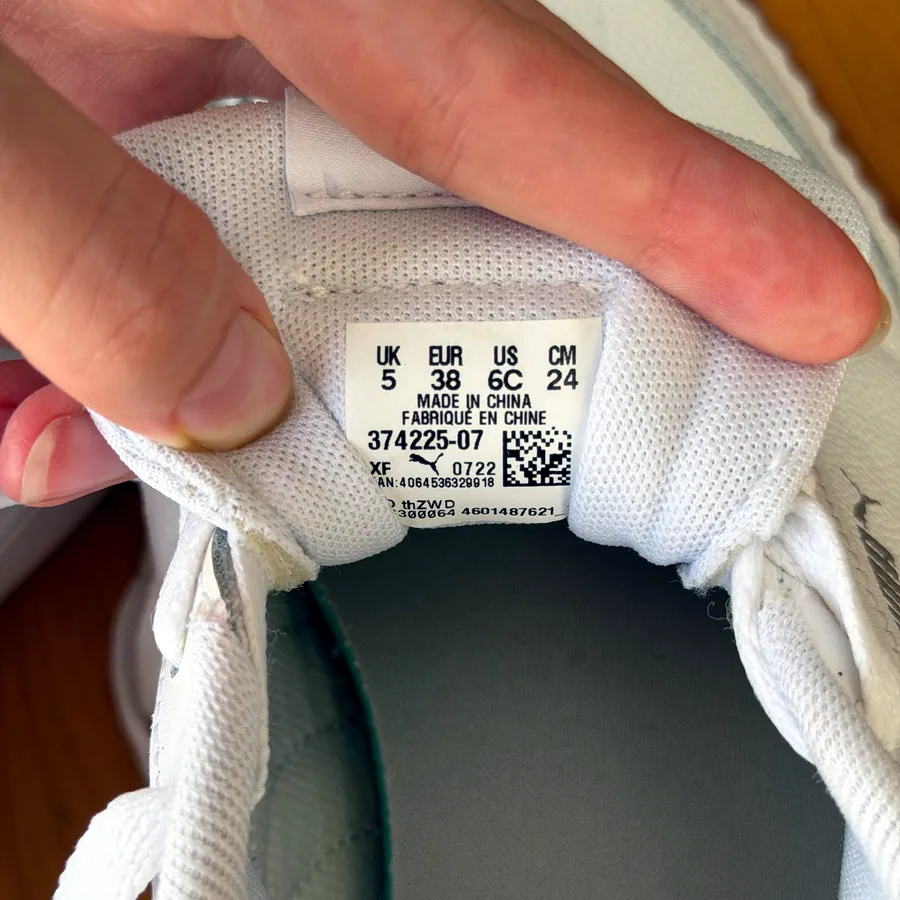 Кроссовки женские Puma, размер 38