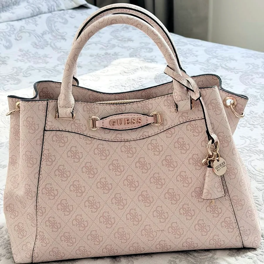 Три сумки Guess, отличное состояние