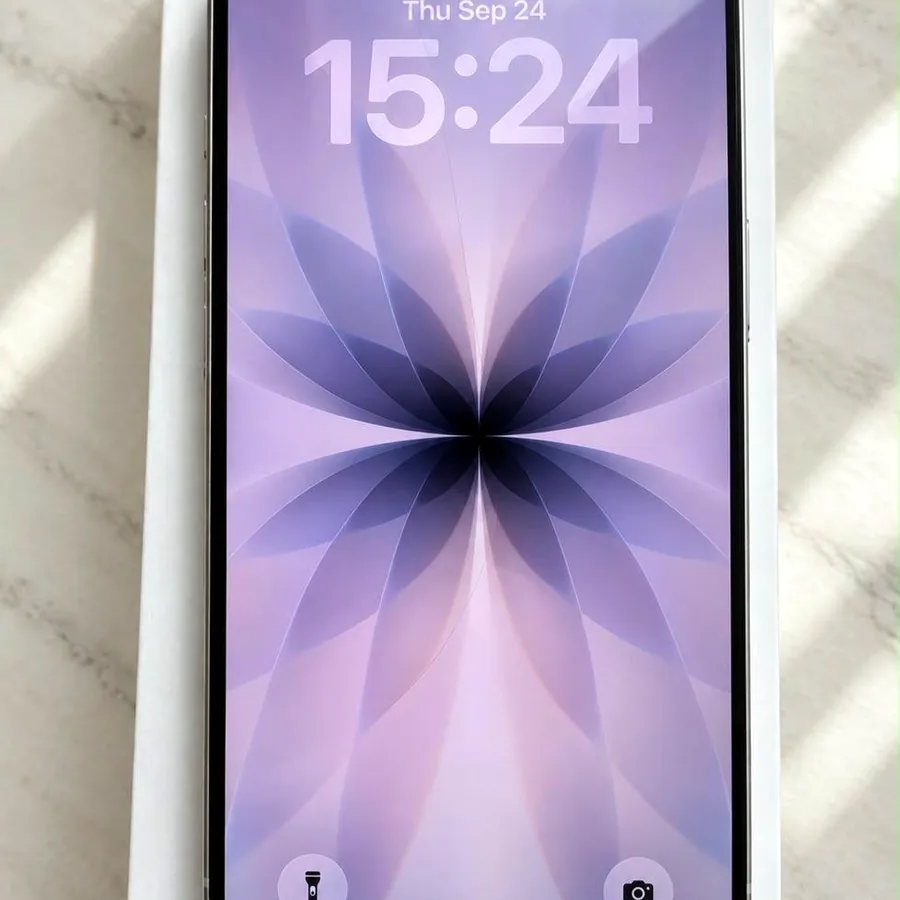 iPhone 17, 256 ГБ, белый