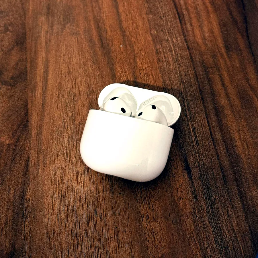 Наушники Apple AirPods 4, белые