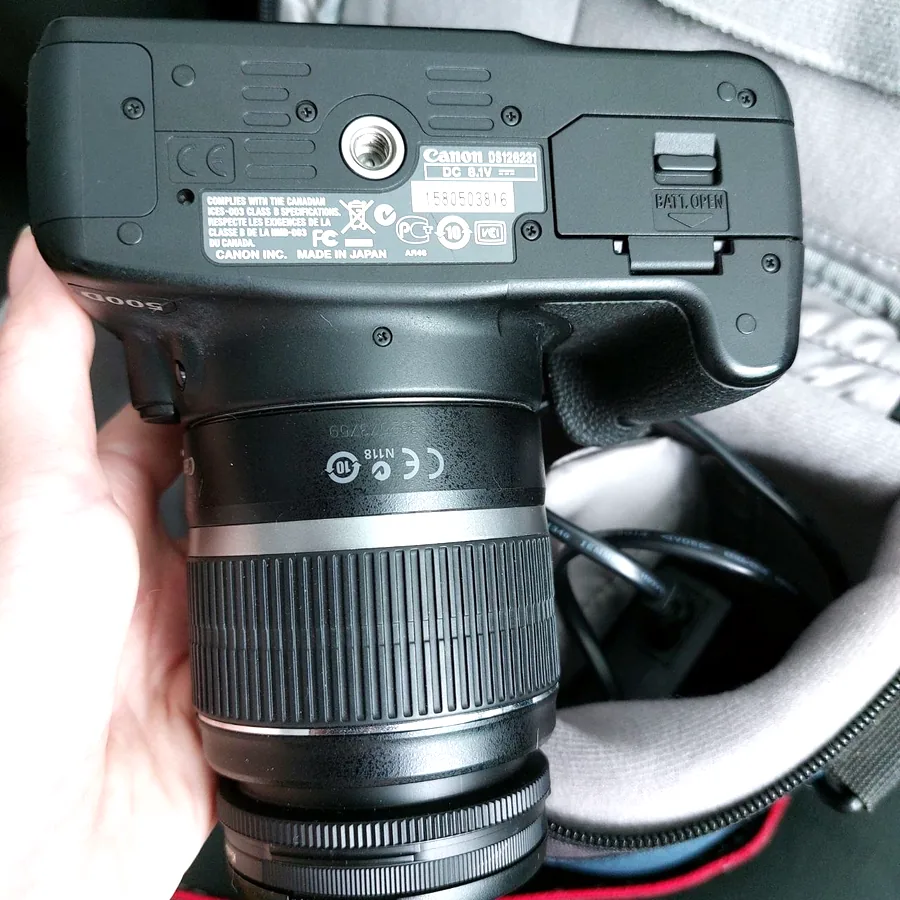Фотоаппарат Canon EOS 500D с объективом, пробег 3000 кадров