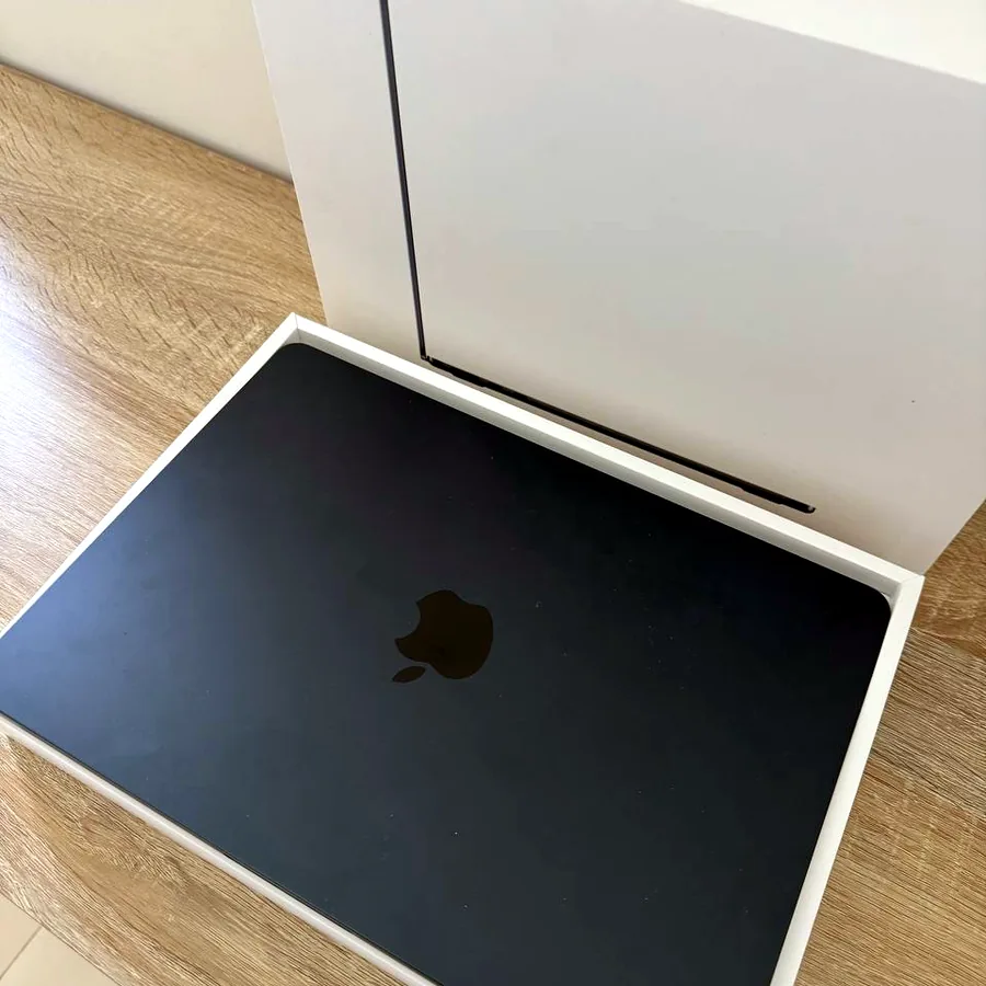 MacBook Air M2 13,6 дюйма, 8 GB/256 GB, новый