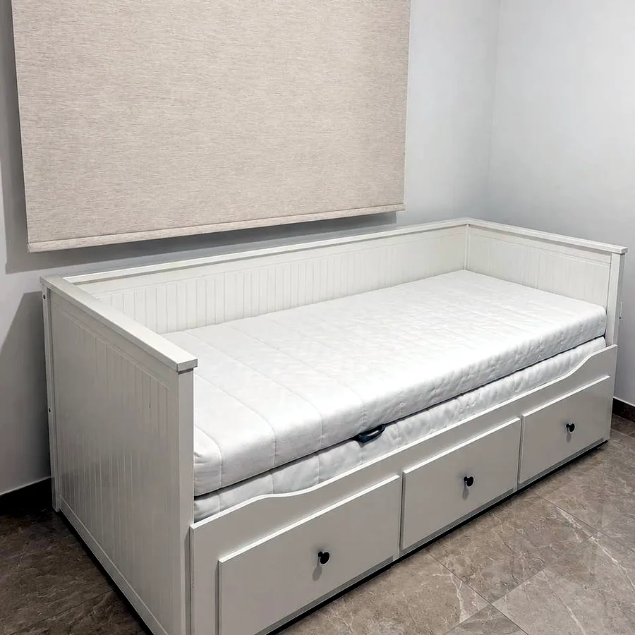 Раздвижная кровать IKEA с двумя матрасами
