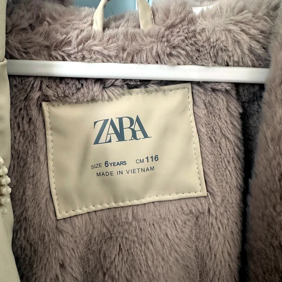 Куртка Zara для девочки 6-7 лет