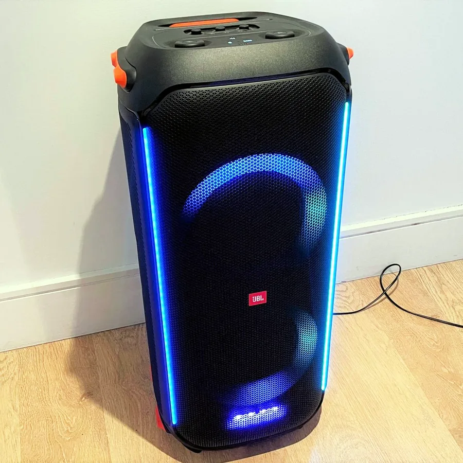 Колонка JBL Partybox 710, состояние новой