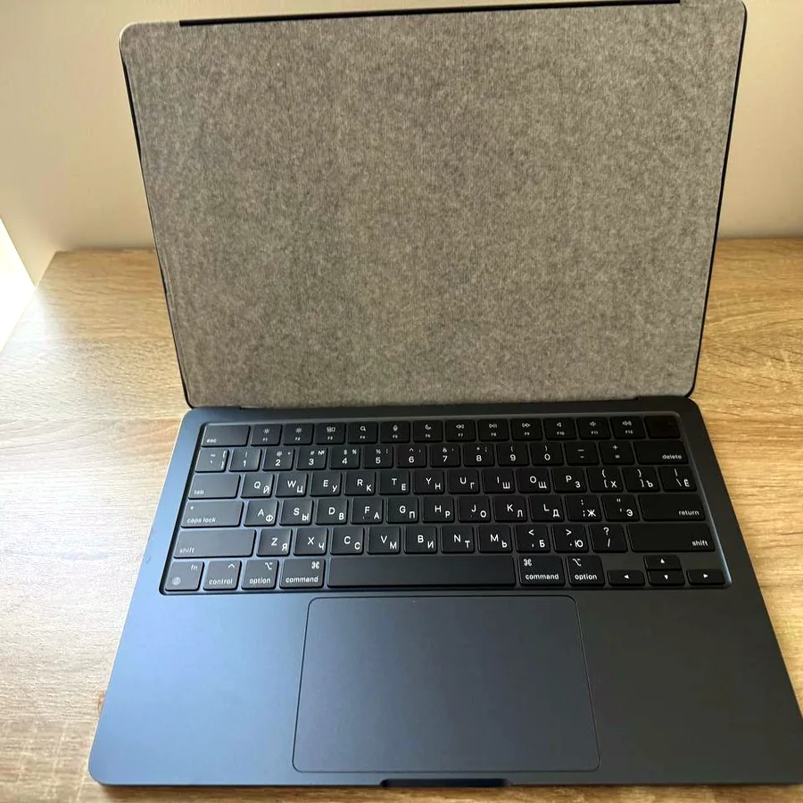 MacBook Air M2 13,6 дюйма, 8 GB/256 GB, новый