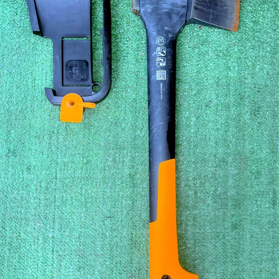 Топор Fiskars, углеродистая сталь, Финляндия