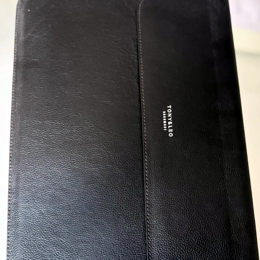 MacBook M3 15,3 дюйма с сумкой и мышкой