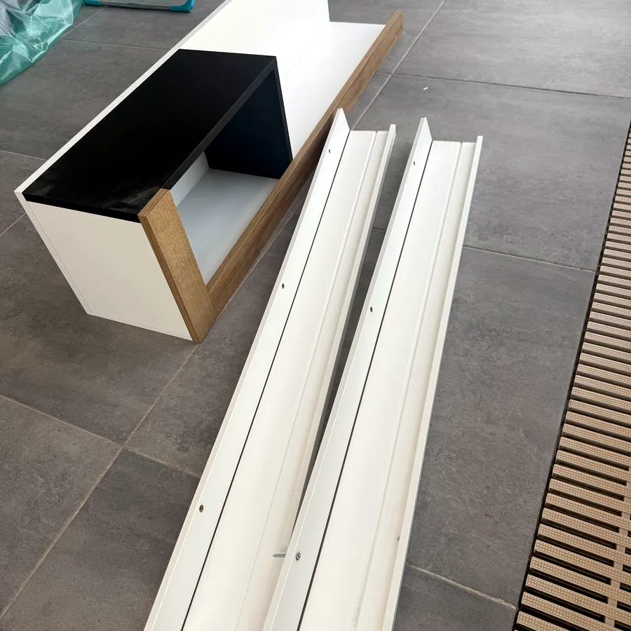 Полки Ikea MOSSLANDA, бесплатно