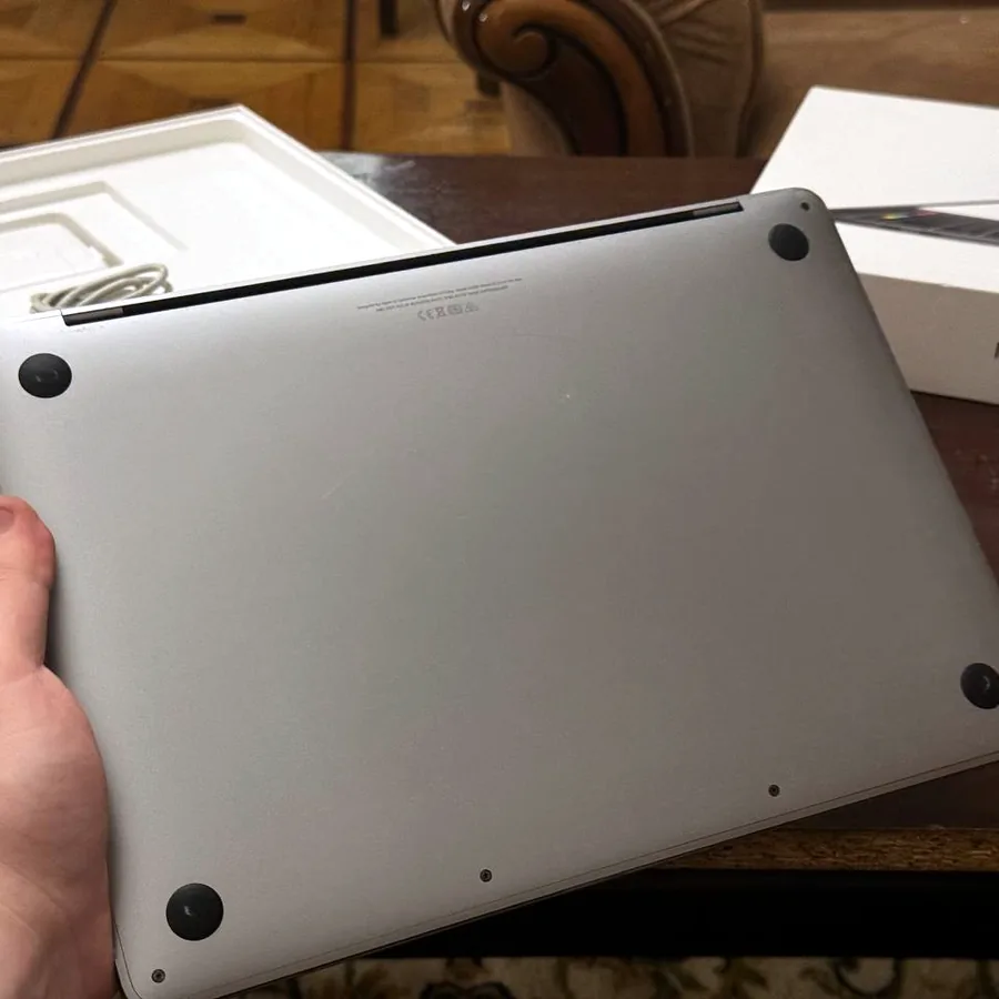 MacBook Pro 13 2019, Intel Core i5, 8GB, 128GB SSD