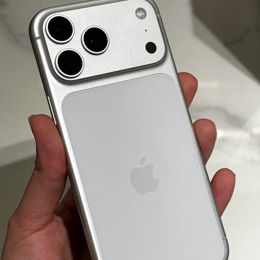 iPhone 17 Pro Max, 256 GB, идеальное состояние