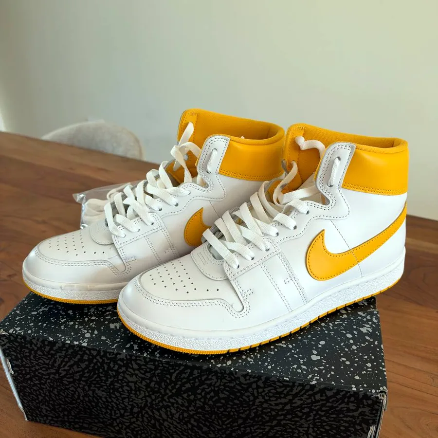 Кроссовки Nike, размер 42, отличное состояние