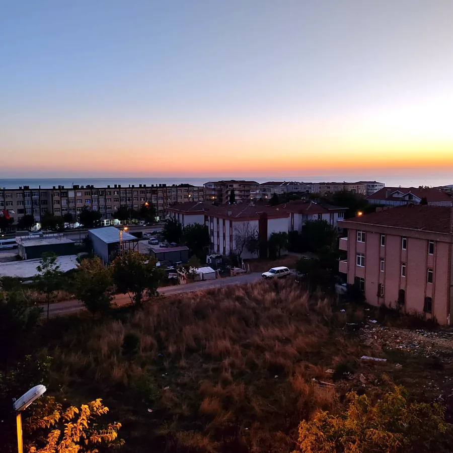 Комната для девушки в Стамбуле, Бюйюкчекмедже