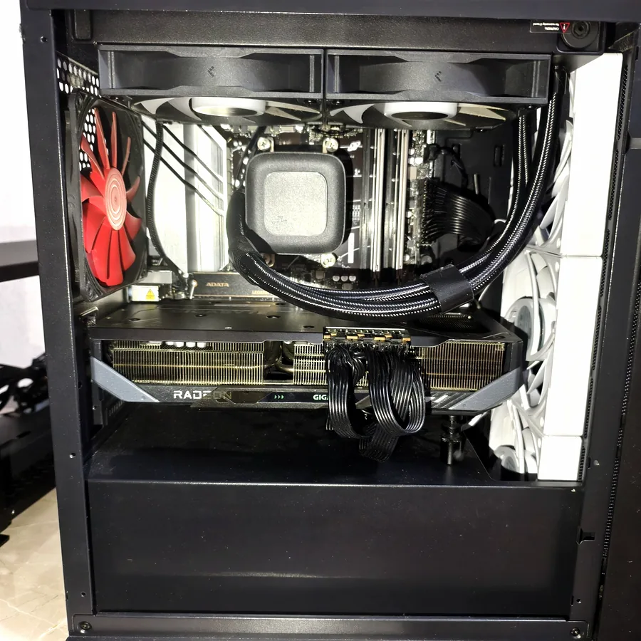 Игровой ПК Ryzen 7 7800X3D, RX 9070 XT