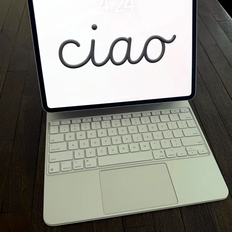 Apple iPad Pro M4 13 дюймов 256GB с Magic Keyboard