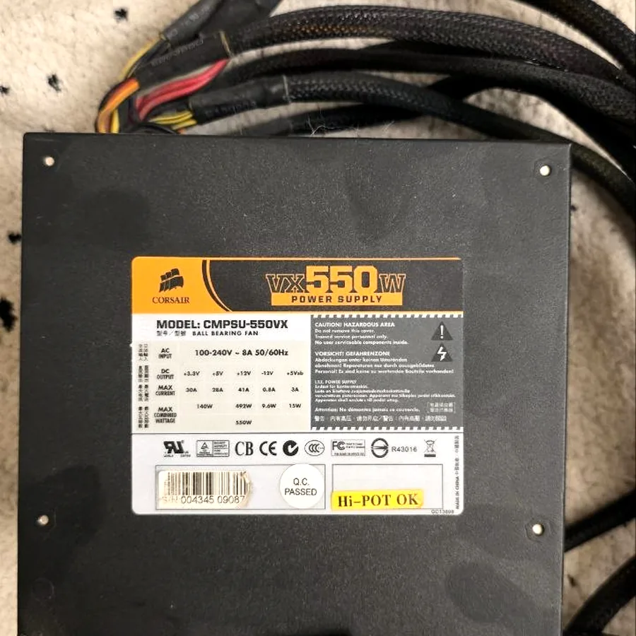 Блок питания Corsair CMPSU-550VX