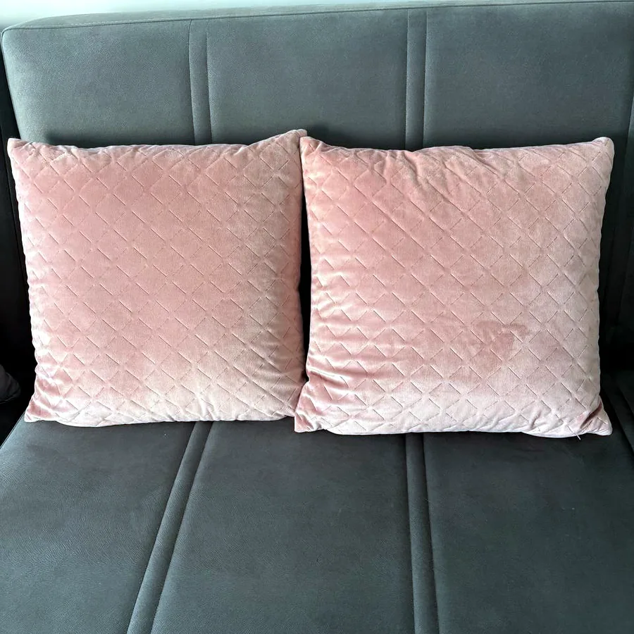 Две декоративные подушки 45×45 см