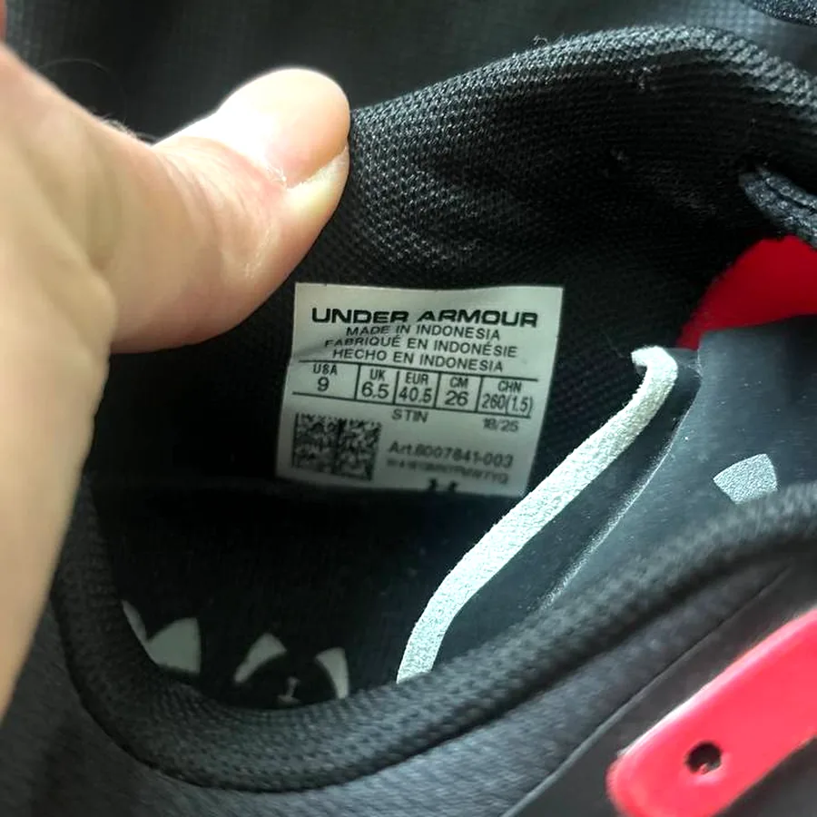 Кроссовки Under Armour, размер 40.5