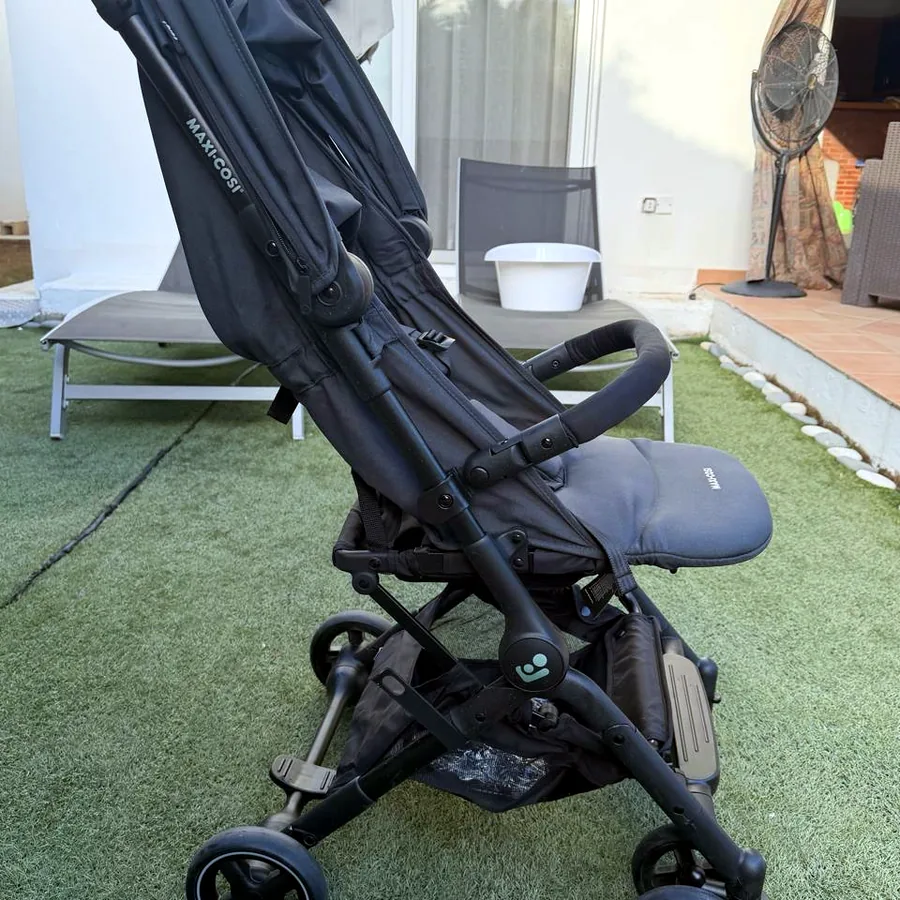 Коляска Maxi Cosi Lara 2, практически новая