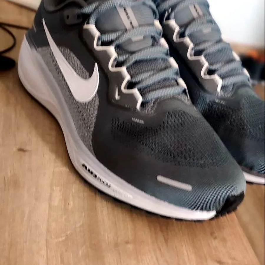 Кроссовки Nike, размер 44, новые
