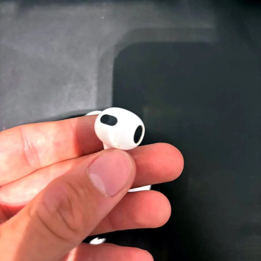Apple AirPods 2-го поколения