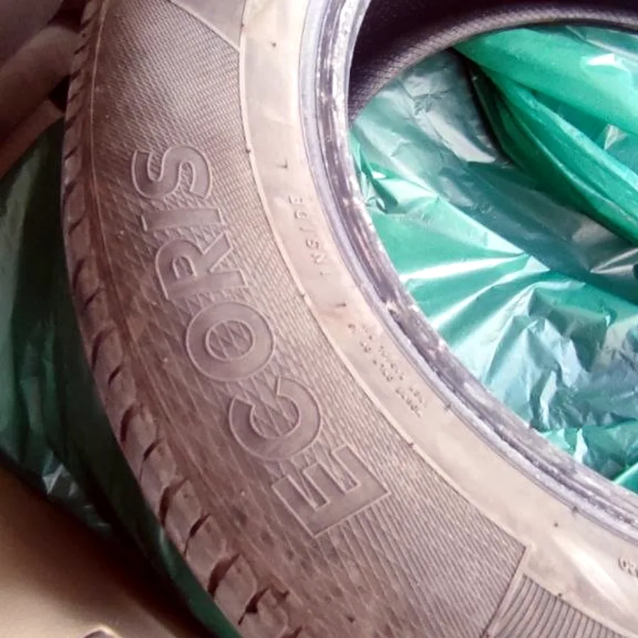 Шины IRIS 195/65 R15, протектор 60%