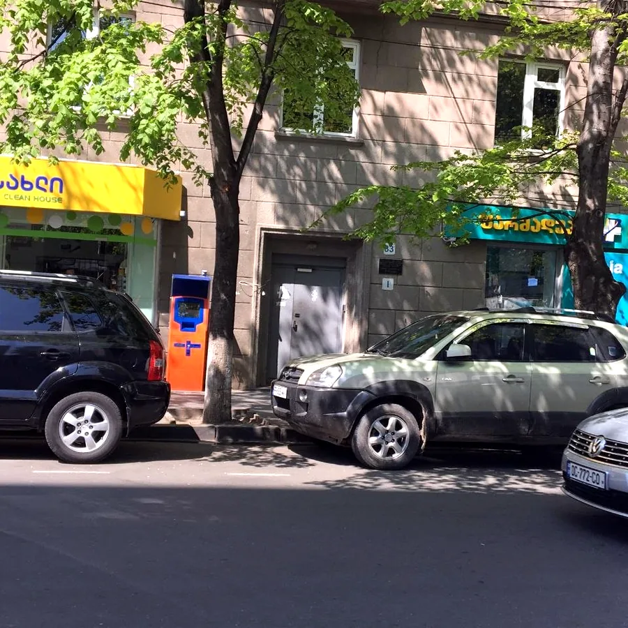 Коммерческое помещение, первый этаж и подвал, 60 м²