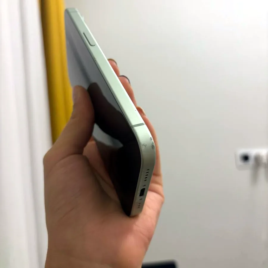 iPhone 15, 128 GB, проблема с сим-картой