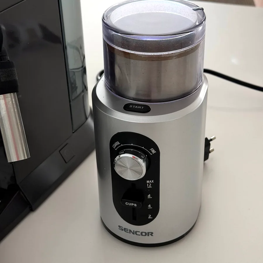 Кофеварка De'Longhi Dedica с кофемолкой