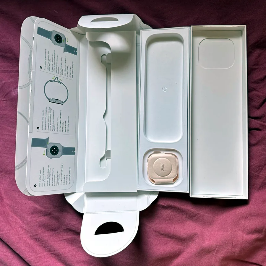 Коробки от iPhone 15 ProMax и Apple Watch