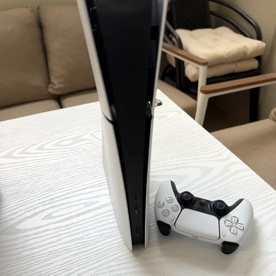 PS5 Slim Digital, идеальное состояние