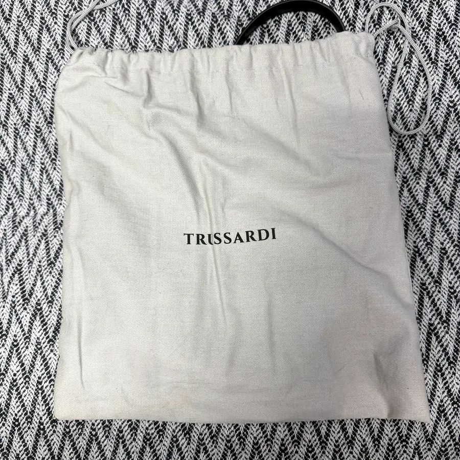 Сумка Trussardi кожаная, чёрная