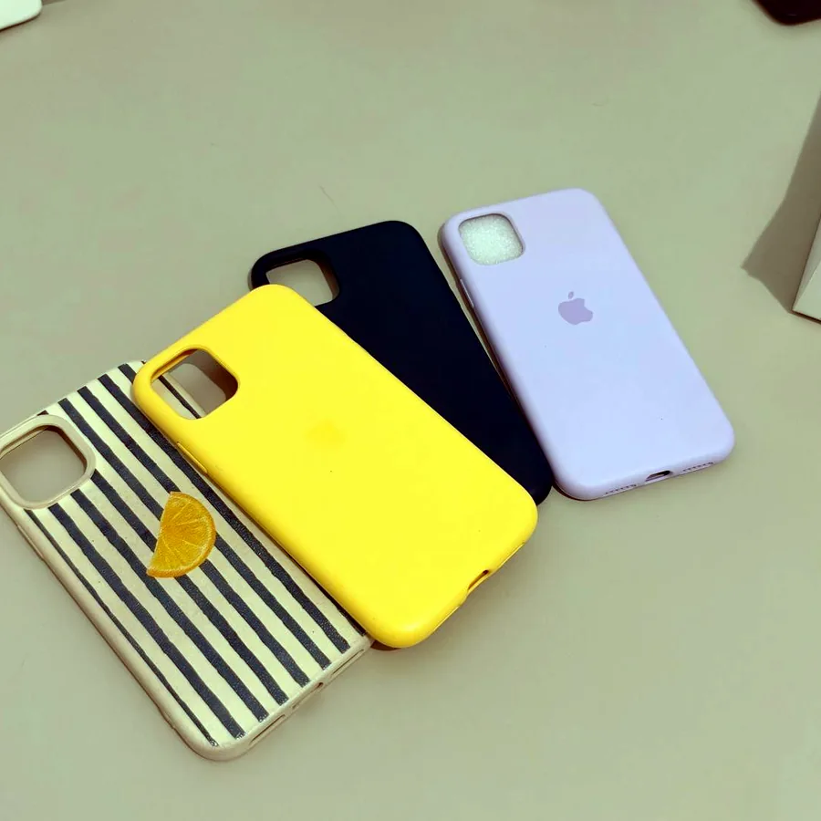 iPhone 11, батарея 74%, со стёклами и чехлами