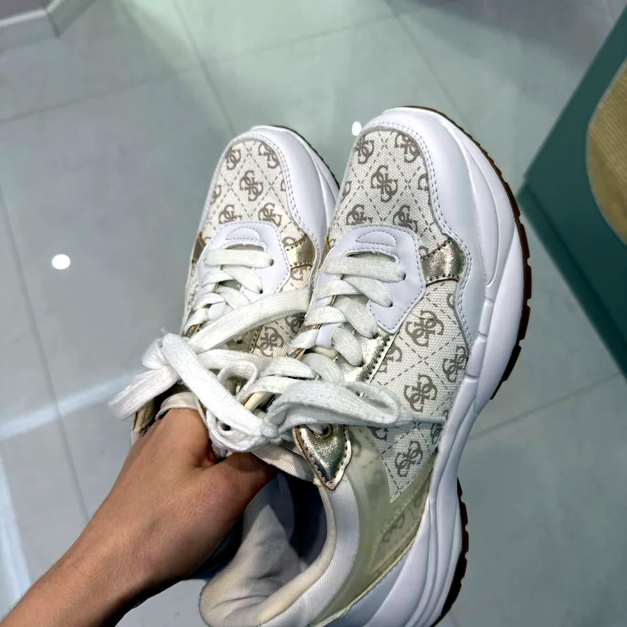 Кроссовки Guess, размер 39, оригинальные