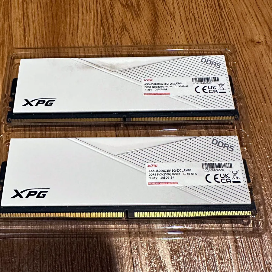 Комплектующие ПК и планка DDR4 8 ГБ
