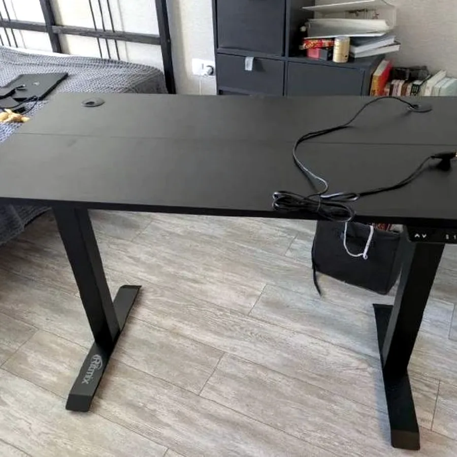 Компьютерный стол Ritmix TBL-120 с регулировкой высоты