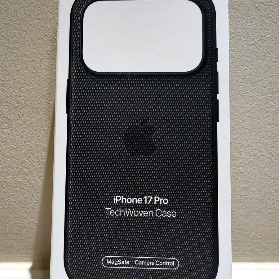 Чехлы Apple TechWoven для iPhone 17 Pro