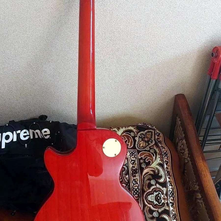 Гитара Gibson, реплика