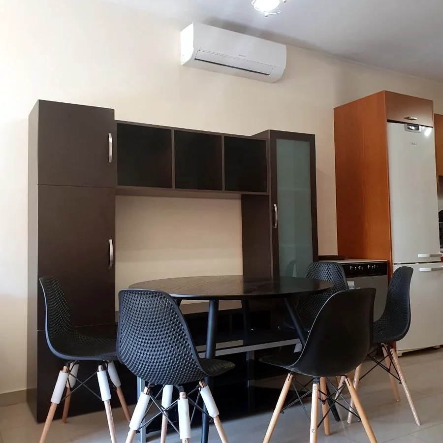 Мебельная композиция со встроенной нишей для ТВ