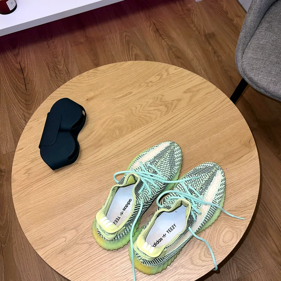 Adidas Yeezy Boost 350 V2, размер 44, оригинал