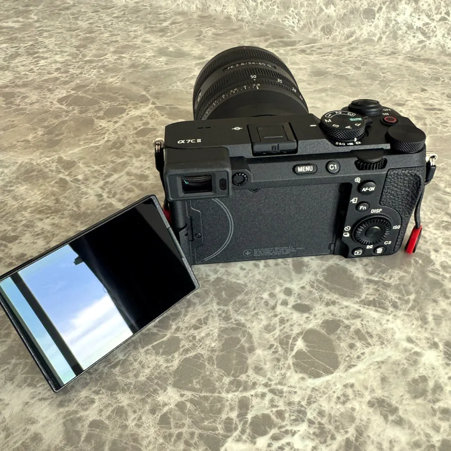 Камера Sony A7C II с объективом Sony FE 24-50mm