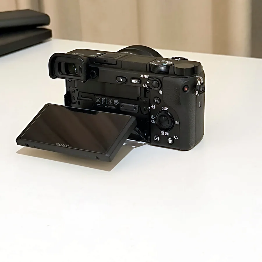 Камера Sony A6400 с объективом и аксессуарами