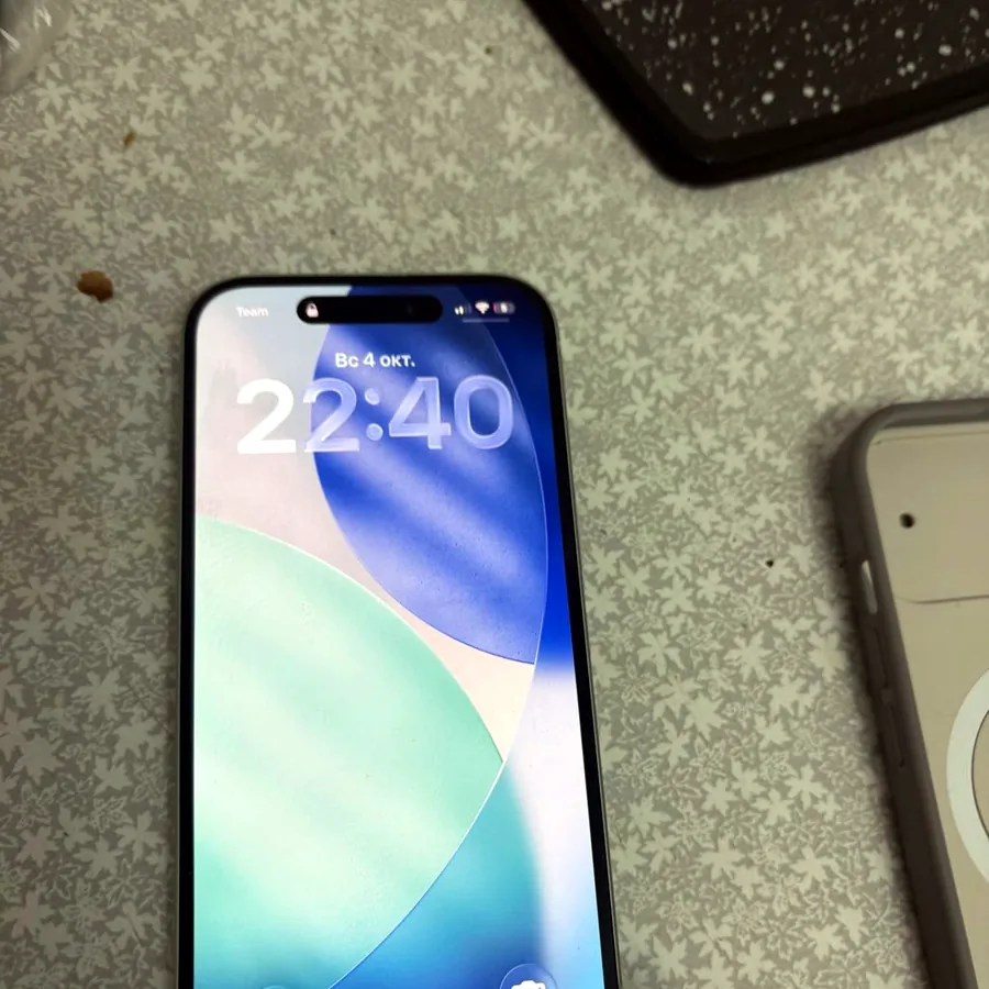 iPhone 15 128GB зелёный, аккумулятор новый