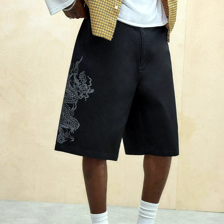 Ed Hardy UO Exclusive Black Dragon Chino Shorts, размер L