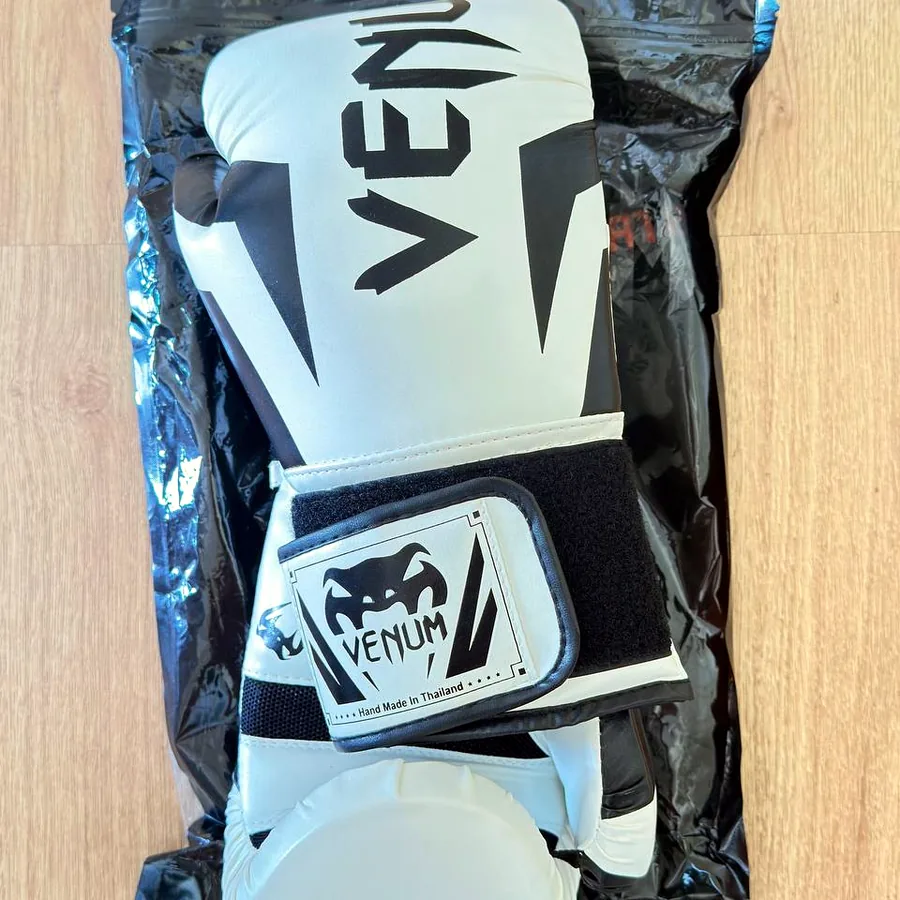 Перчатки Venum 12 OZ, новые оригинал